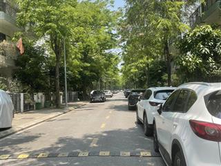 Bán nhanh btsl hoàn thiện trục chính view vườn hoa, giá đầu tư tại vinhomes thăng long