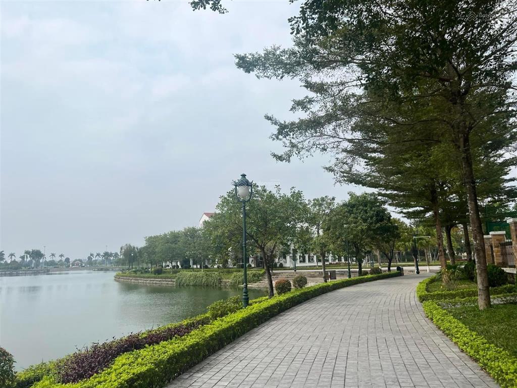 Cần bán bt góc dãy bên trong của hồ, trục chính an vượng, giá đầu tư tại vista lago
