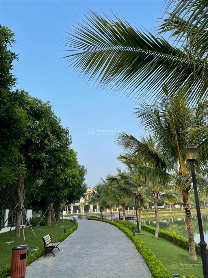 Chính chủ gửi bán bt đơn lập gần hồ, giá đầu tư tại vinhomes thăng long