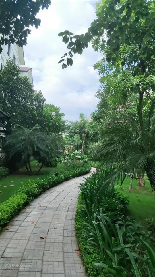 Chính chủ gửi bán bt đơn lập gần hồ, giá đầu tư tại vinhomes thăng long