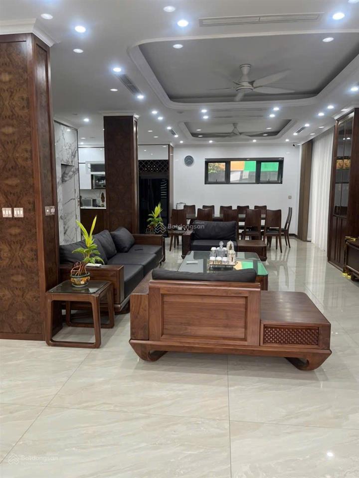 Chính chủ gửi bán ô góc btsl hoàn thiện siêu đẹp có thang máy tại vinhomes thăng long