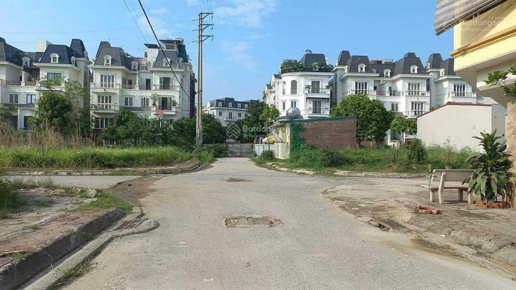 Bán đất dịch vụ thị trấn trạm trôi sát ql32