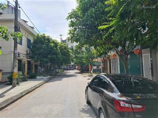 Tôi cần bán mảnh đất sát đường ql32 và đường vành đai 3.5 lai xá hoài đức