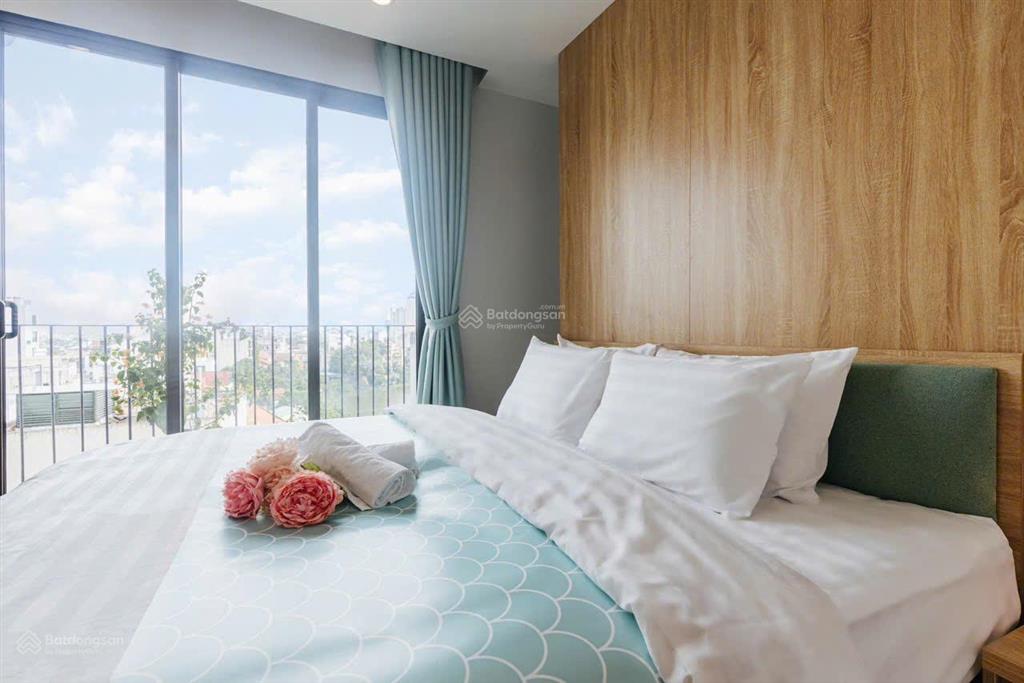 Bán tòa căn hộ cao cấp mặt hồ tây, 256m2x9 tầng doanh thu cho thuê 500 triệu / tháng 0948 298 ***