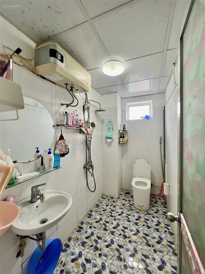 Bán căn hộ chung cư 2pn, 1wc, giá 3,75 tỷ, 58m2 tại phường gia thụy, quận long biên, hà nội