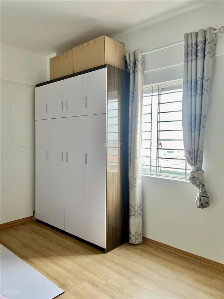 Bán căn hộ chung cư 2pn, 1wc, giá 3,75 tỷ, 58m2 tại phường gia thụy, quận long biên, hà nội