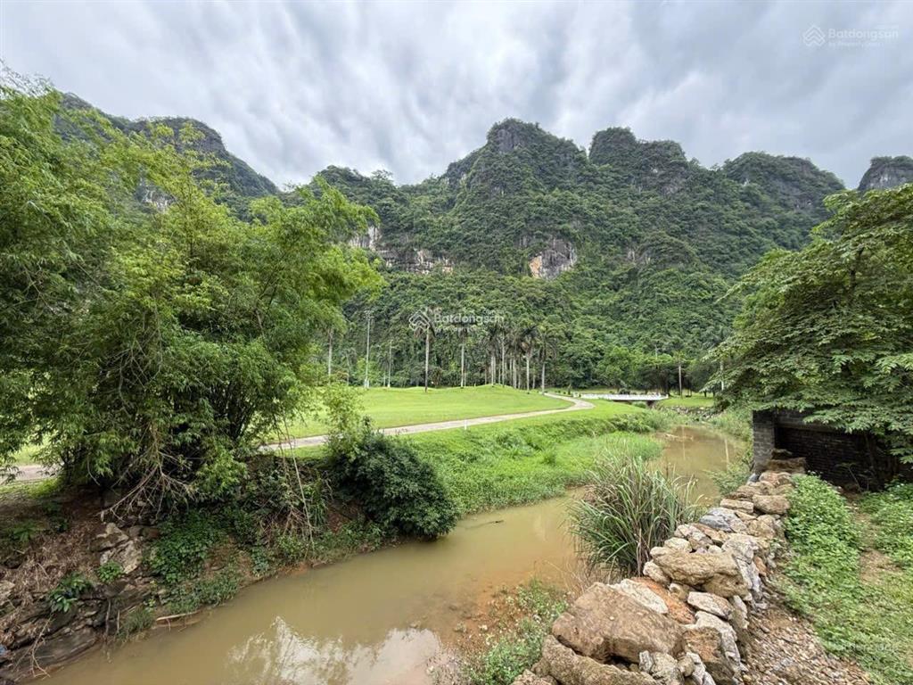 Bán đất đẹp tại đường quốc lộ 6, 120m2 đã trừ lưu không, mặt tiền 8m pháp lý đầy đủ sẵn sổ
