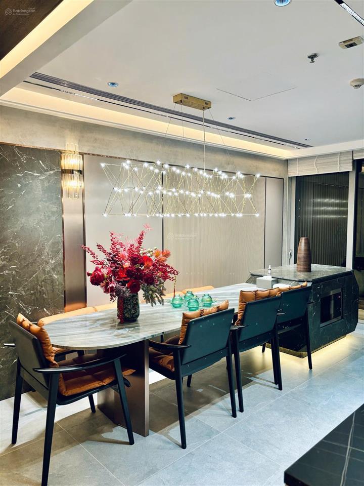 Bán căn hộ đập thông sân vườn siêu hiếm, 4pn, 3wc tòa park 7 tại times city giá cực tốt