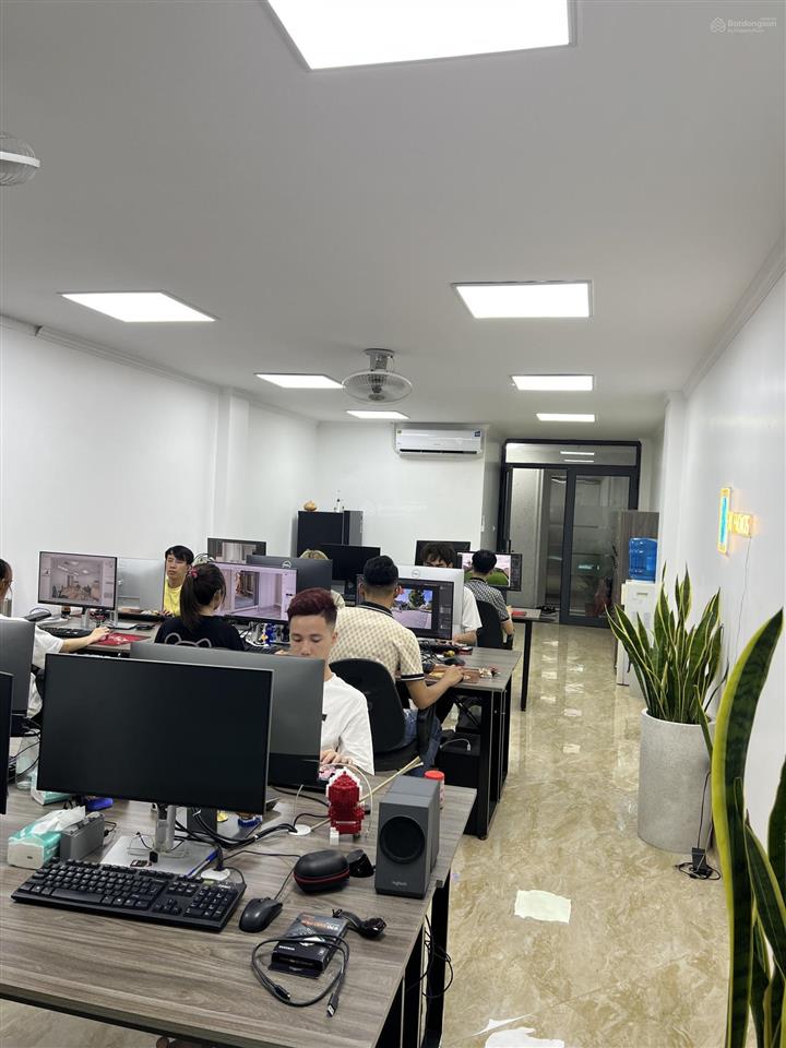 Cho thuê văn phòng mặt hồ hạ đình