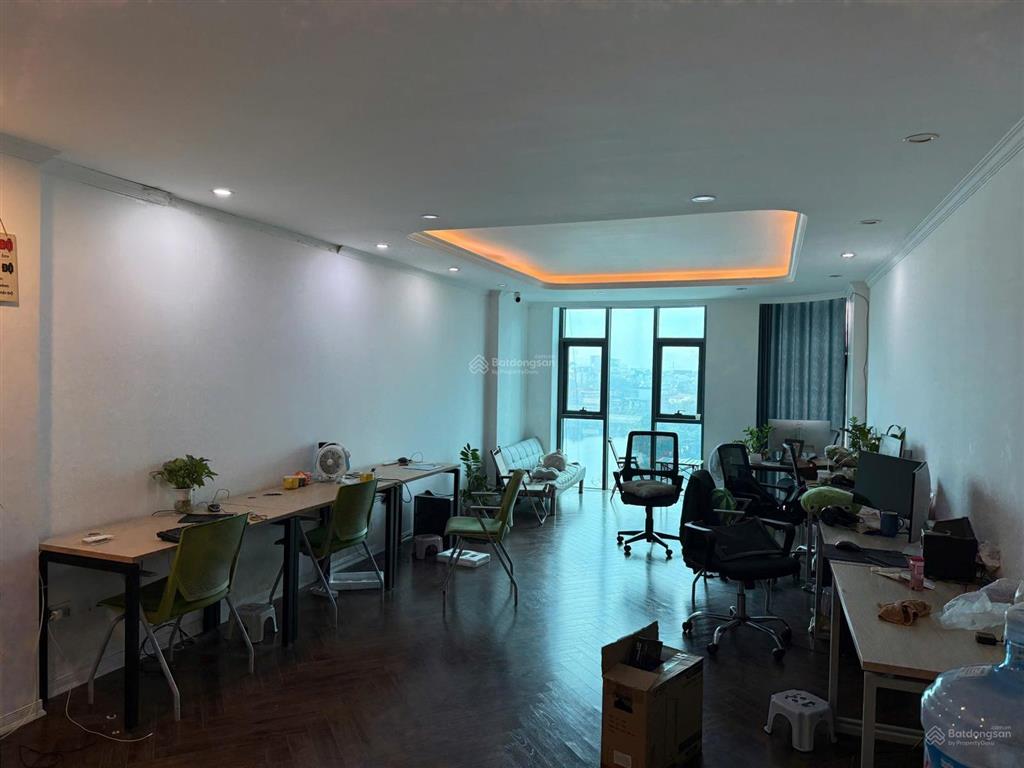 Cho thuê văn phòng mặt hồ hạ đình