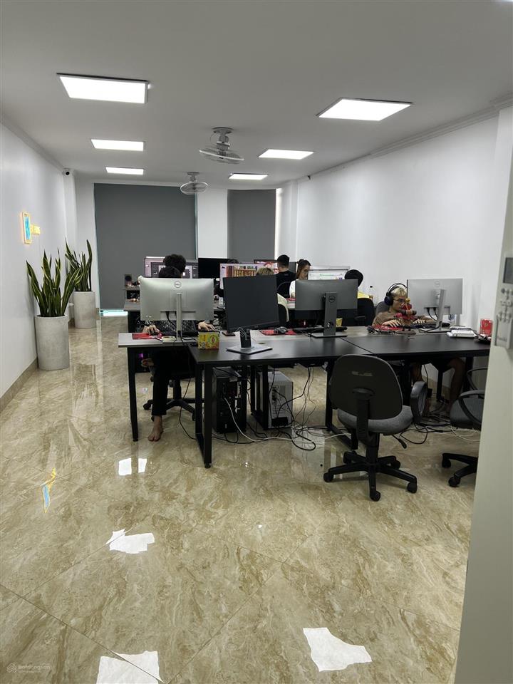 Cho thuê văn phòng mặt hồ hạ đình