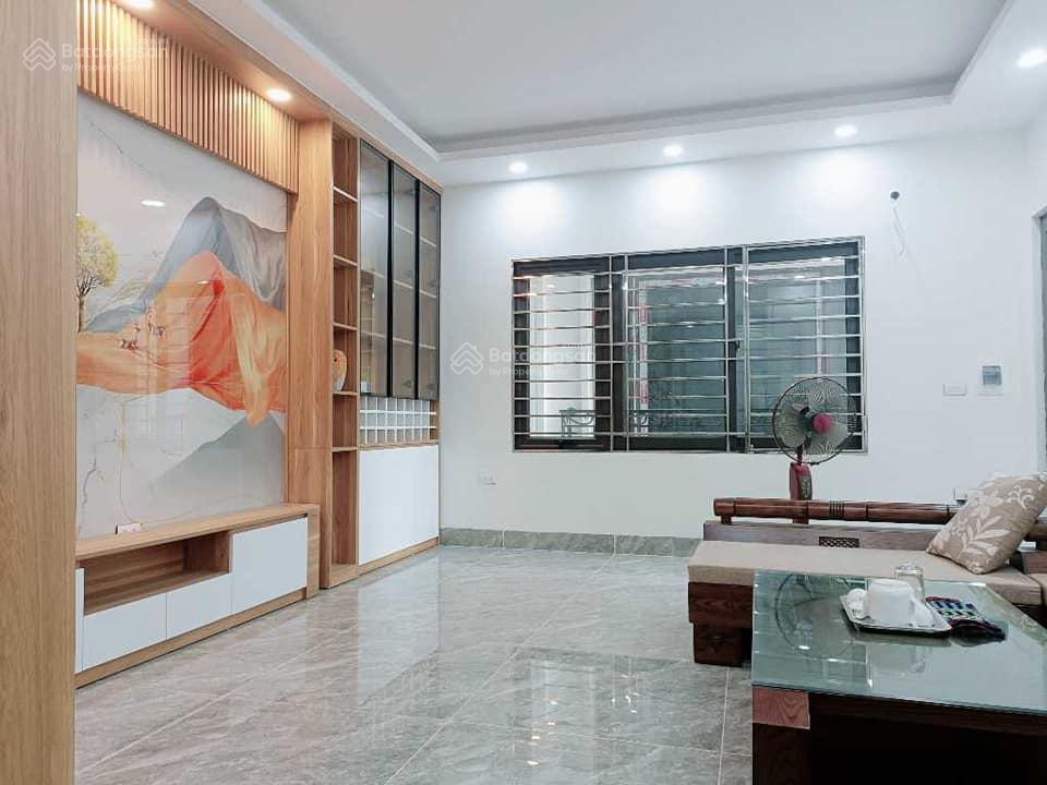 Nhà bán đảo linh đàm hoàng liệt 35m2 x 5 tầng, giá 6,8 oto đỗ cửa . 0983 860 ***