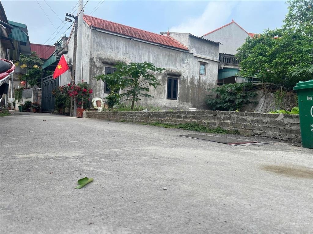 Bán lô đất 40m chợ bóng, phượng dực, hà nội, ngõ ô tô mặt tiền 4m, sổ đỏ giá 2.25 tỷ 0964 238 ***