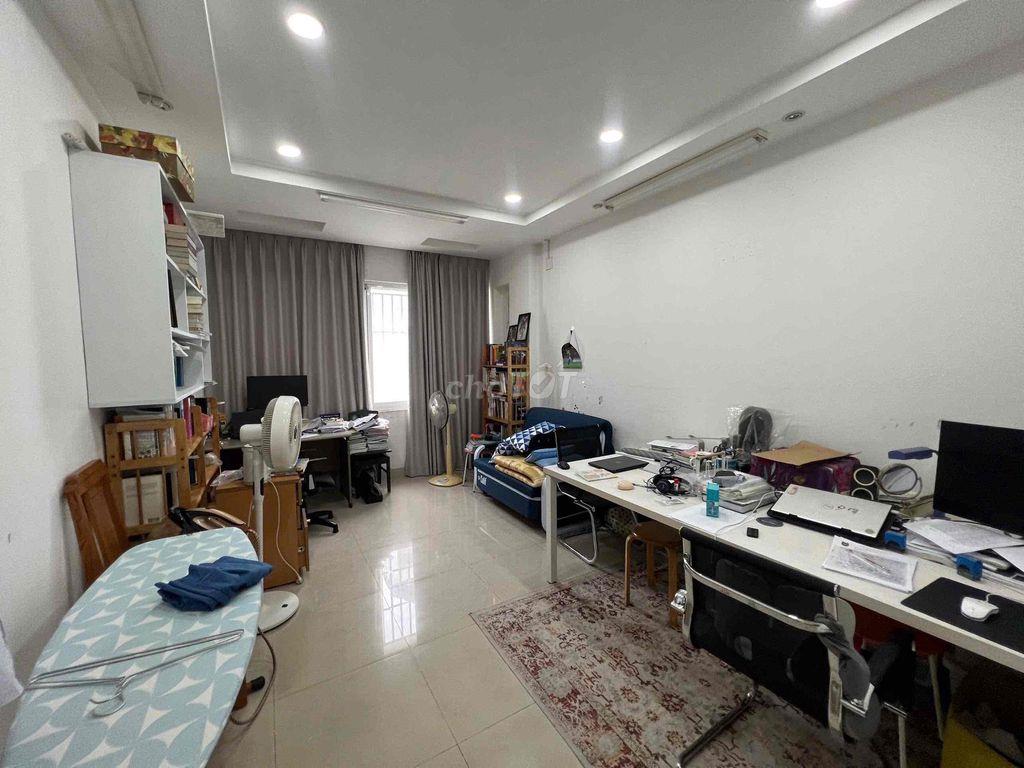 Tôi cần bán nhà hẻm 5m xe hơi đường Nguyễn Cảnh Chân Quận 1
