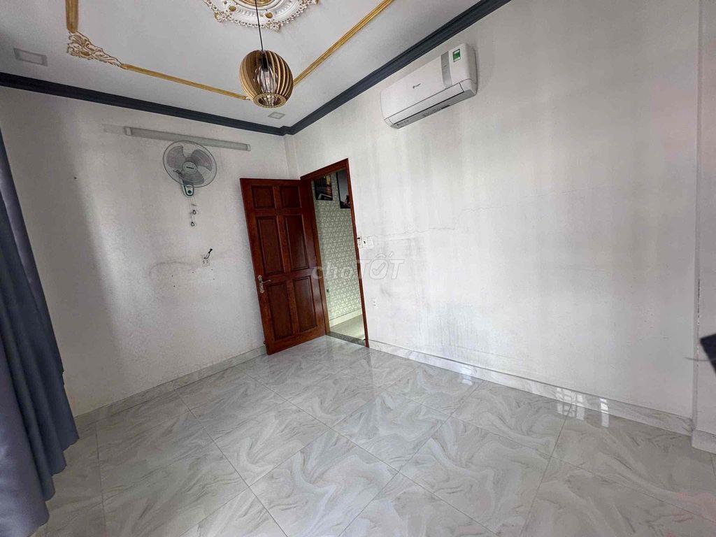 Cho thuê nhà nguyên căn hẻm 4m sạch đẹp đủ nội thất đường 51 F14 GV