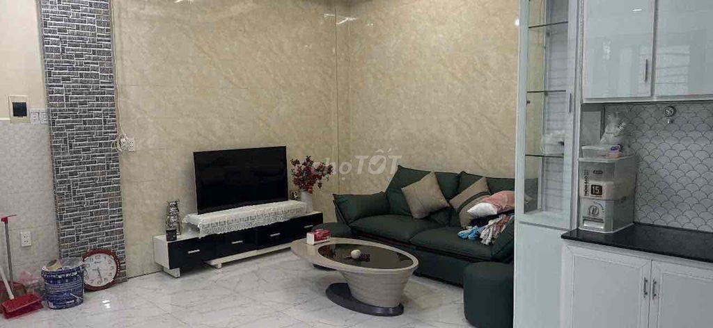 Cho thuê nhà nguyên căn hẻm 4m đường Nhiêu Tứ F7 Phú Nhuận