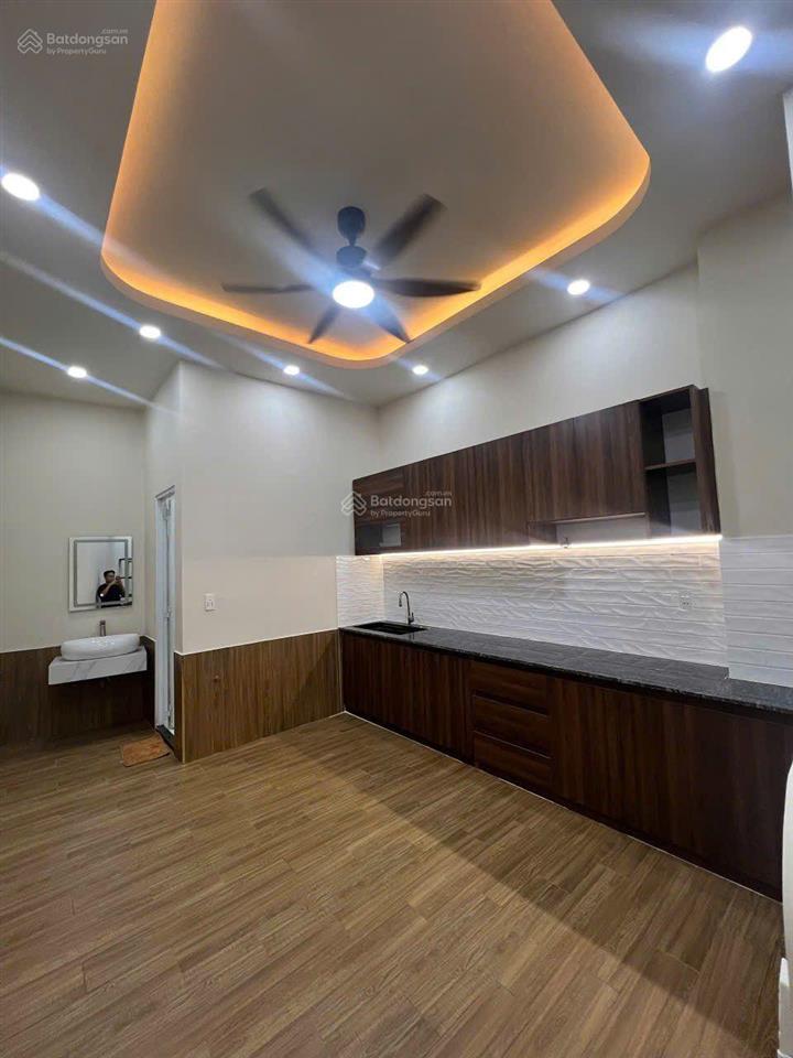Tôi cần bán nhà mới đẹp hóc môn trung đông 12