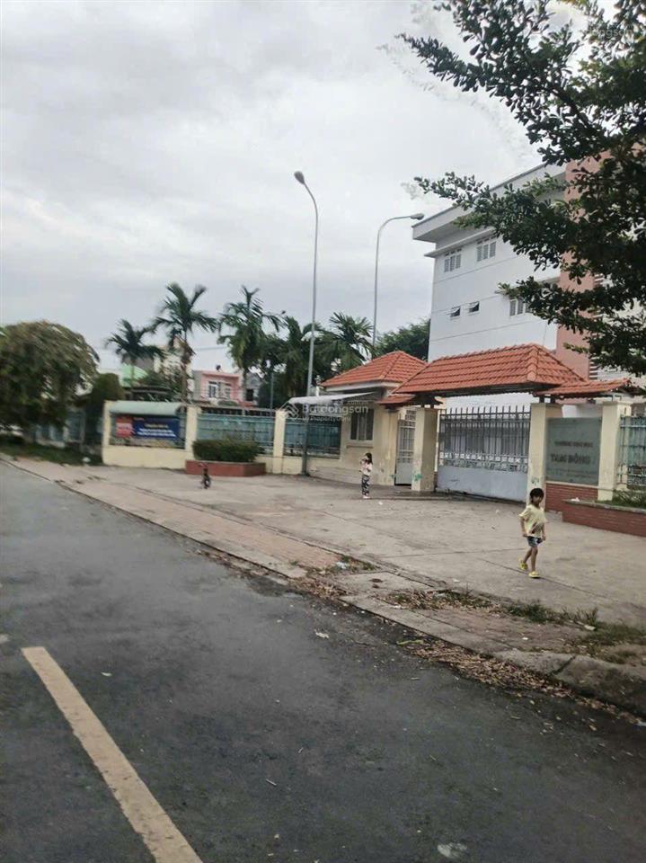 Tôi cần bán nhà hóc môn thới tam thôn 17