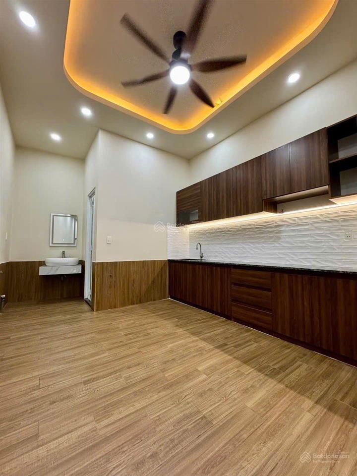 Tôi cần bán nhà hóc môn hẻm 3m xe hơi