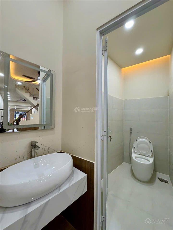 Tôi cần bán nhà hóc môn hẻm 3m xe hơi