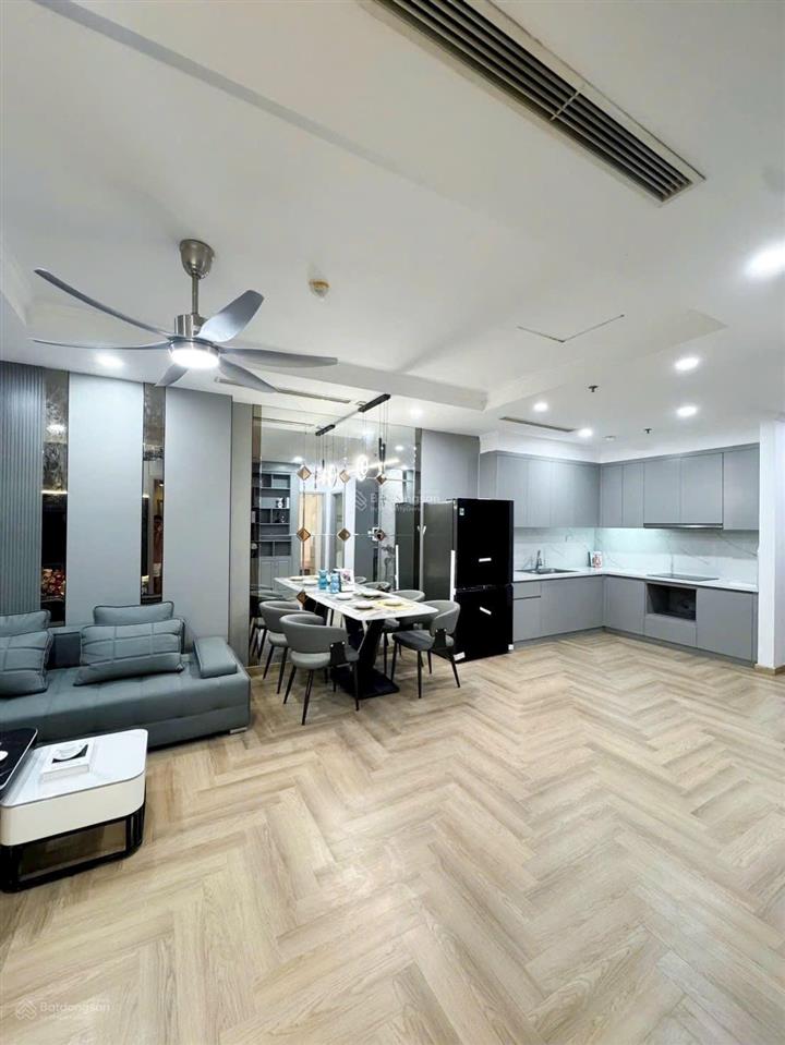 Bán gấp căn hộ times city park hill, diện tích 80m, giá 10.3 tỷ.  0913 406 ***