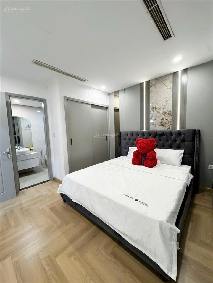 Bán gấp căn hộ times city park hill, diện tích 80m, giá 10.3 tỷ.  0913 406 ***
