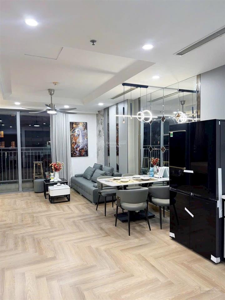 Bán gấp căn hộ times city park hill, diện tích 80m, giá 10.3 tỷ.  0913 406 ***