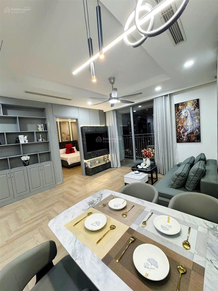 Bán gấp căn hộ times city park hill, diện tích 80m, giá 10.3 tỷ.  0913 406 ***