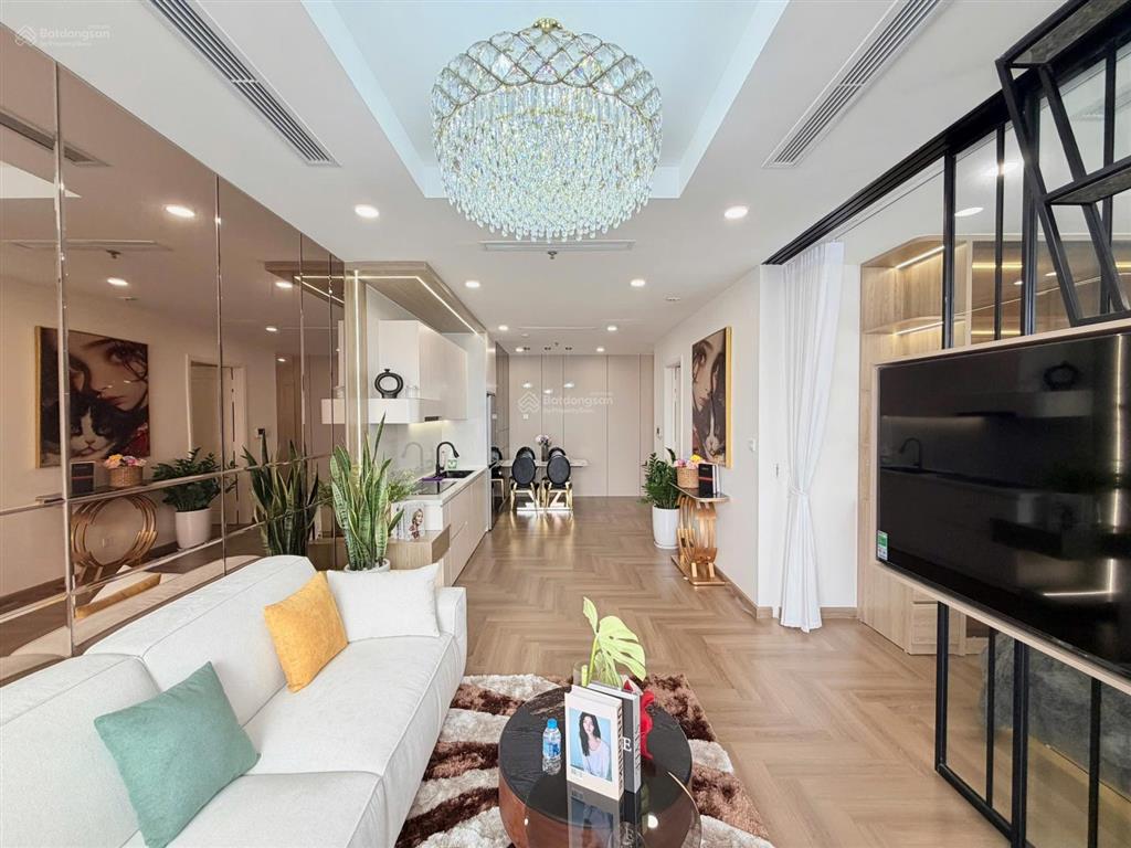 Cần bán gấp căn hộ 79m full nội thất times city, giá 9.460 tỷ.  0913 406 ***