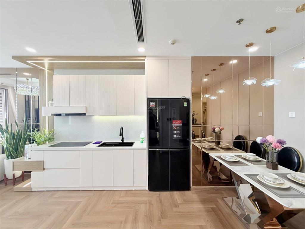 Cần bán gấp căn hộ 79m full nội thất times city, giá 9.460 tỷ.  0913 406 ***