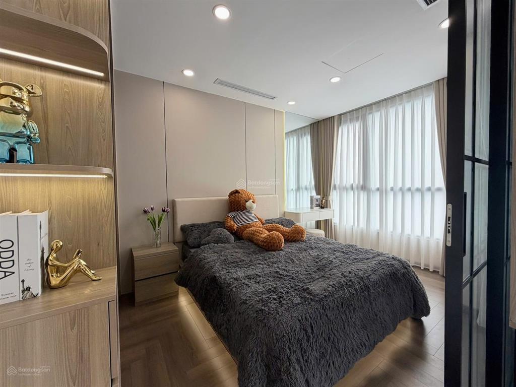 Cần bán gấp căn hộ 79m full nội thất times city, giá 9.460 tỷ.  0913 406 ***