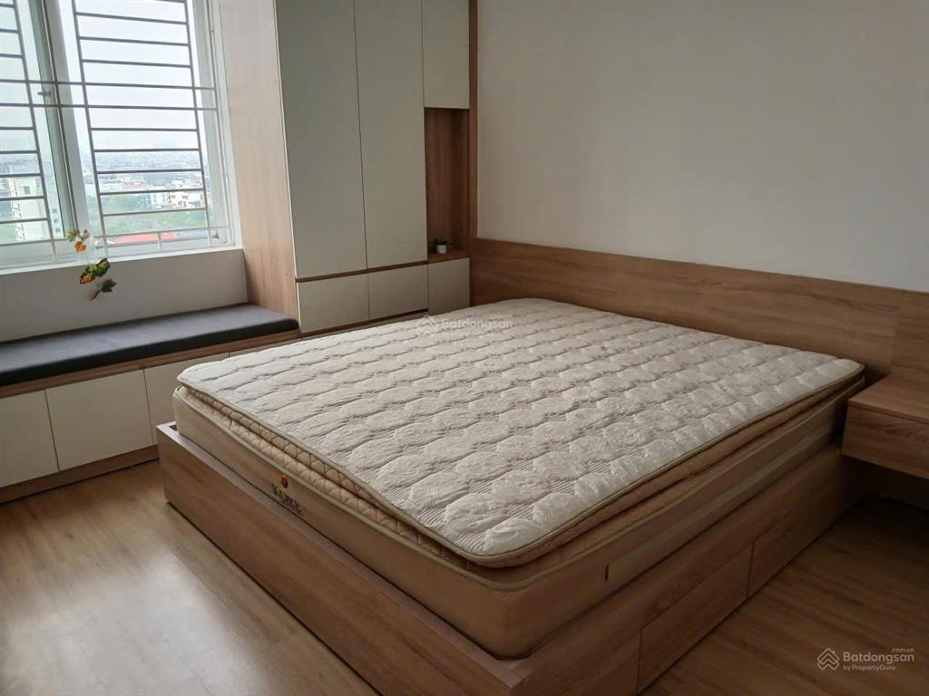 Bán căn hộ chung cư việt hưng tầng 14 ct10. 5,5 tỷ