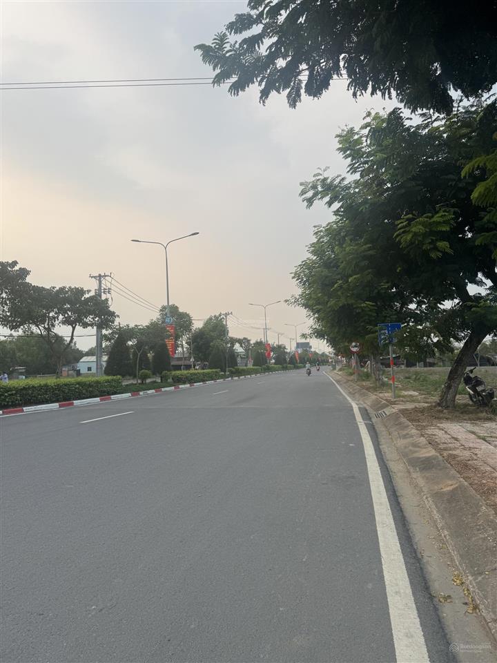 Bán đất tại tam thôn hiệp, dt 1000m2  có 400m2 thổ cư  sát sông  6,7 tỷ