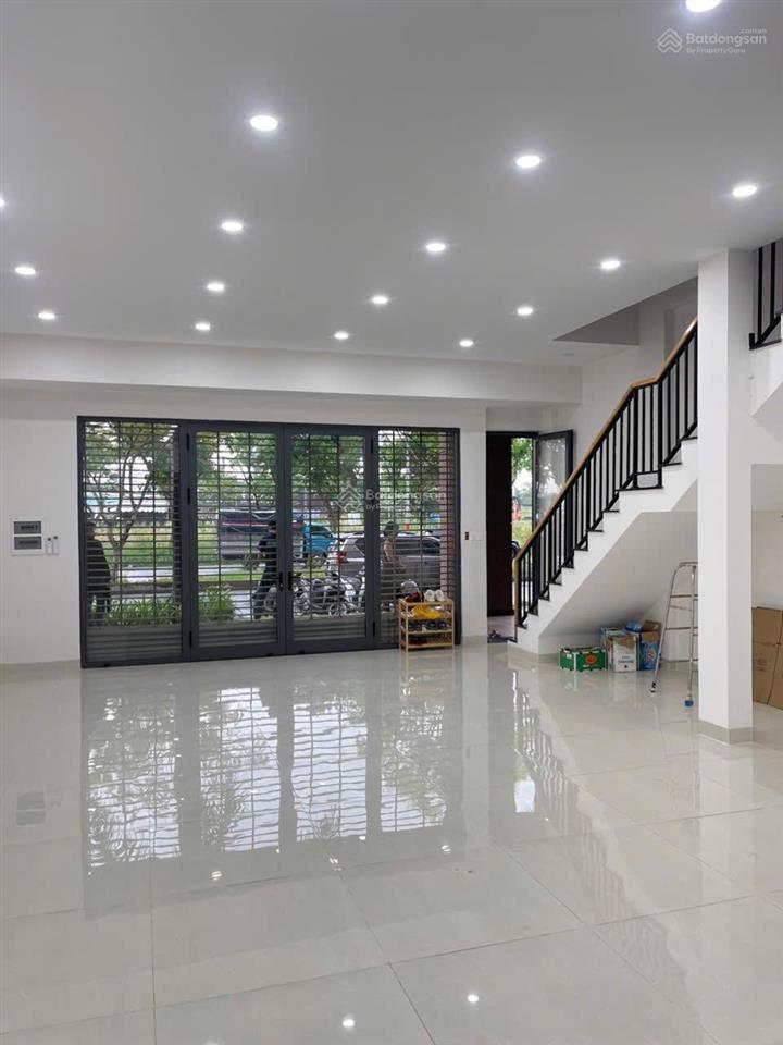 Cho thuê shophouse e210, zeit nhà deco đẹp. có tm  45 tr