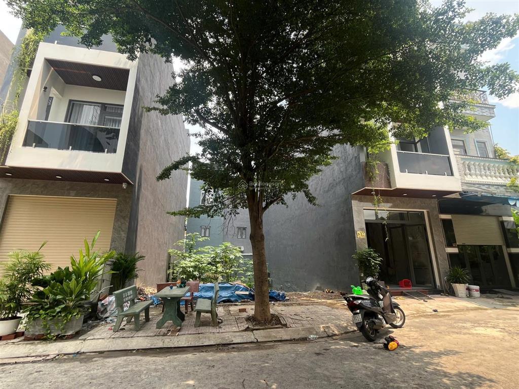 Bán đất tại khu nhà ở phú hồng khang  phú hồng đạt (hẻm đầu tiên)  72m2
