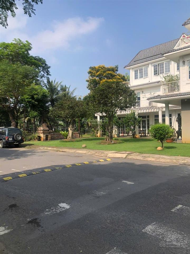 Chủ cần bán căn góc biệt thự đơn lập view hồ park riverside đẹp nhất dự án, 616m2 giá 70 tỷ