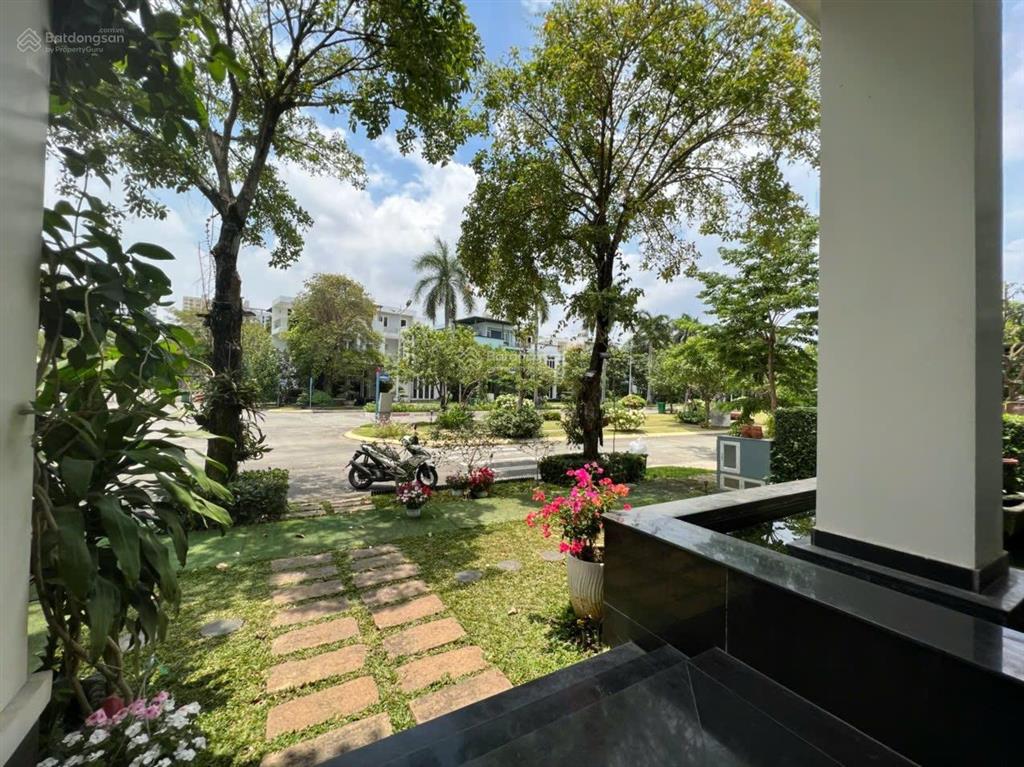 Bán biệt thự đơn lập villa park view sông 320m2