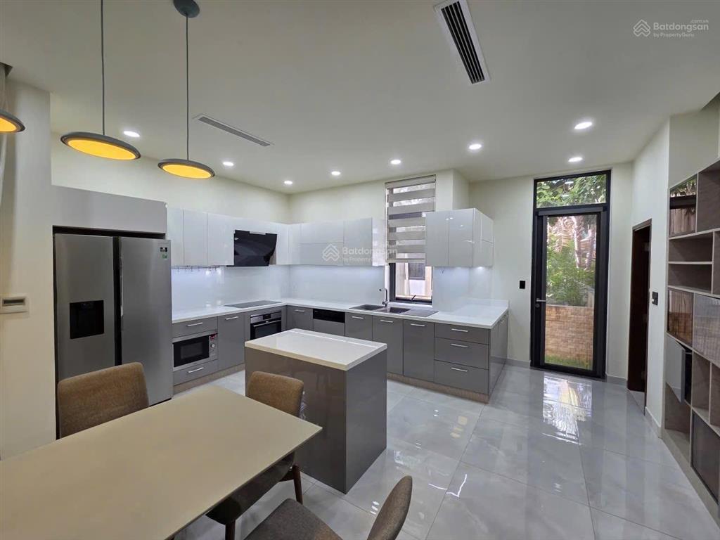 Bán biệt thự lucasta khang điền 9.5mx17.5m hướng nam mát mẻ