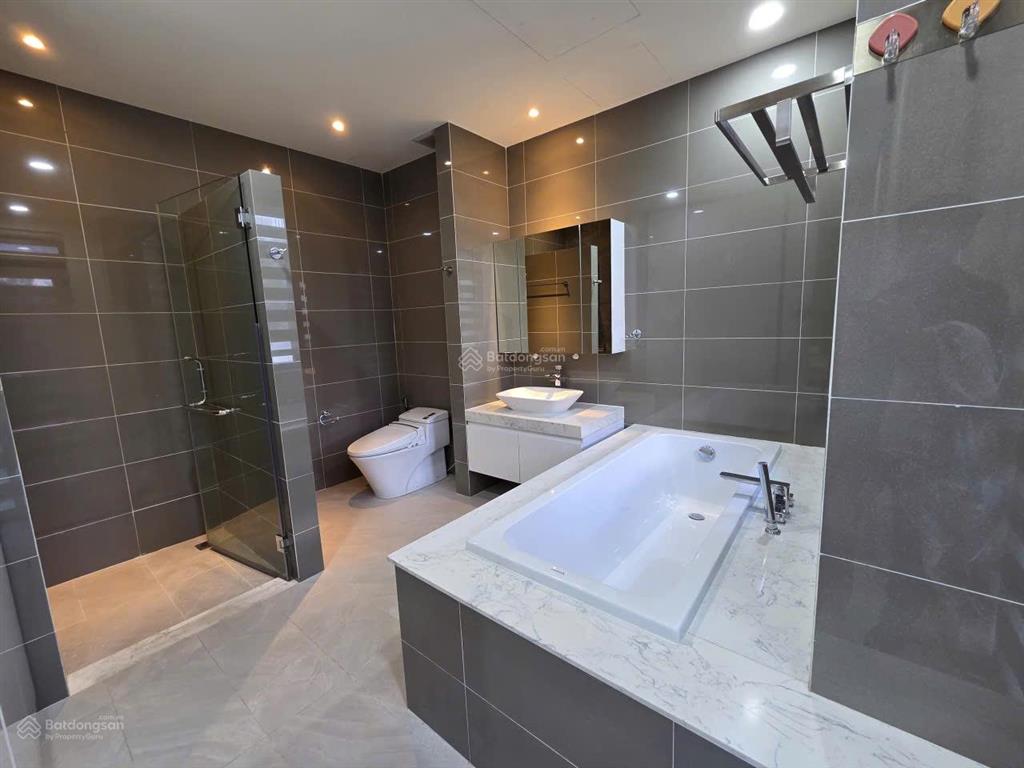Bán biệt thự lucasta khang điền 9.5mx17.5m hướng nam mát mẻ