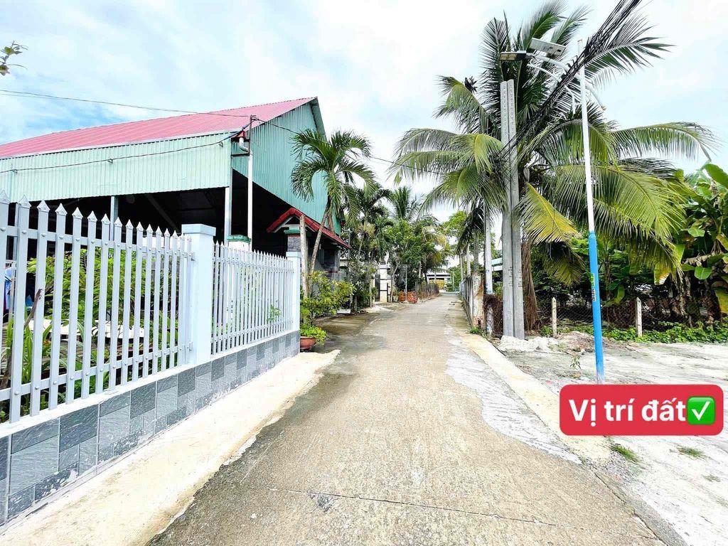 Đất nền ngay Trung Tâm Plaza Chơn Thành