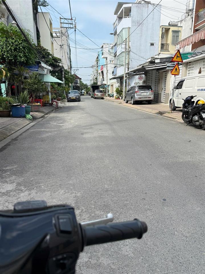 Nhà mặt tiền hẻm 23 đường nguyễn hữu tiến dt 6x20 cấp 4 bán 14,5 tỷ  0946 567 *** hiểu