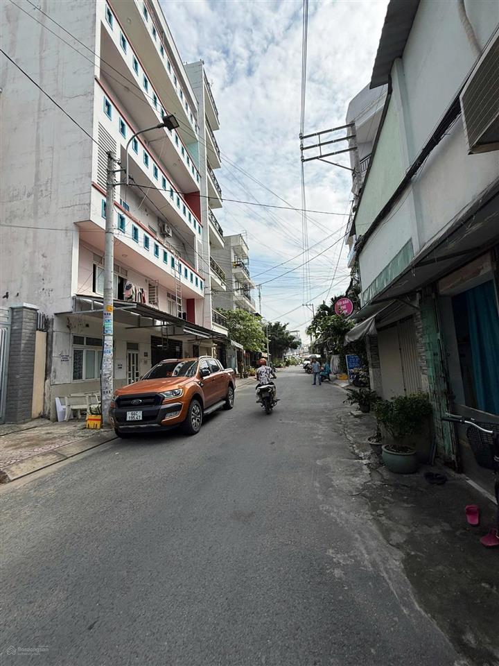 Nhà mặt tiền hẻm 23 đường nguyễn hữu tiến dt 6x20 cấp 4 bán 14,5 tỷ  0946 567 *** hiểu