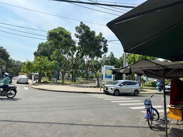 Bán nhà mặt tiền đường nội bộ phường tây thạnh dt 5x20 đúc 1 trệt 1 lầu bán 12,8 tỷ  0946 567 ***