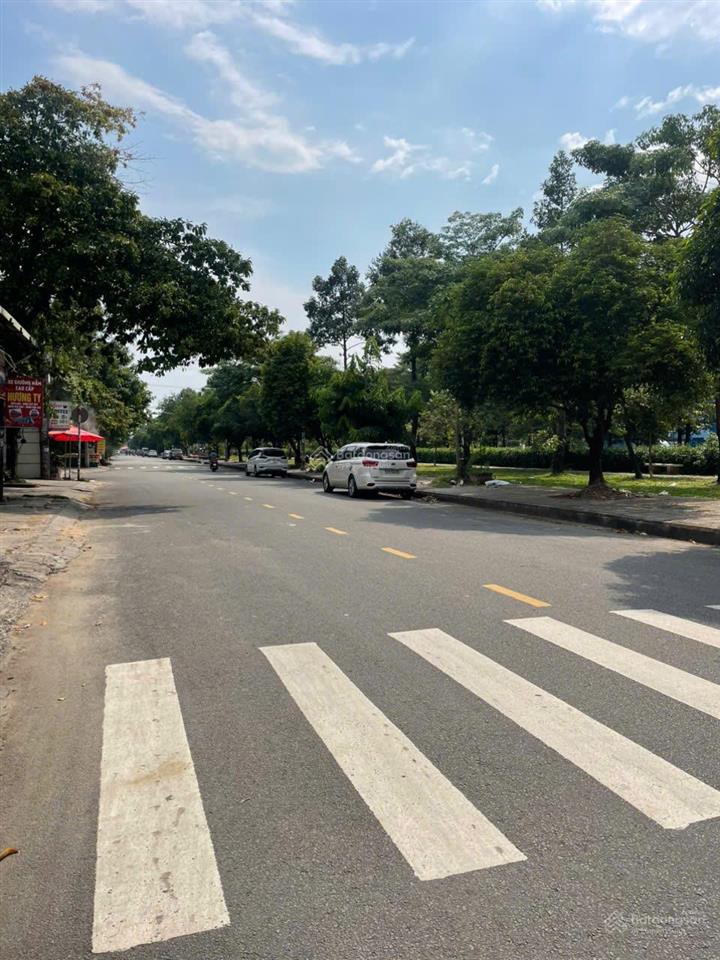 Bán nhà mặt phố tại kênh 19/5, giá bán 11,6 tỷ, 100m2, nhà mới, vị trí đắc địa