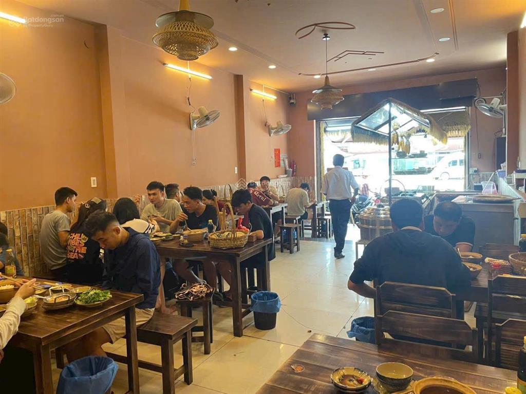 Bán gấp nhà mt đường 20m kinh doanh buôn bán sầm uất gần siêu thị aeon