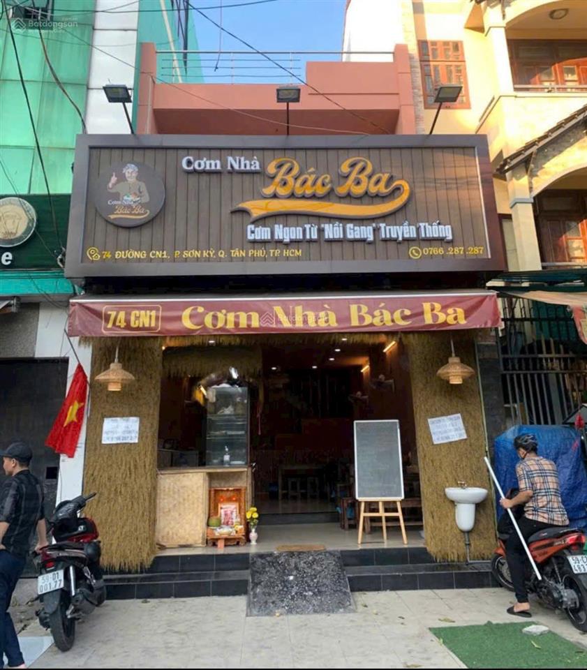 Bán gấp nhà mt đường 20m kinh doanh buôn bán sầm uất gần siêu thị aeon