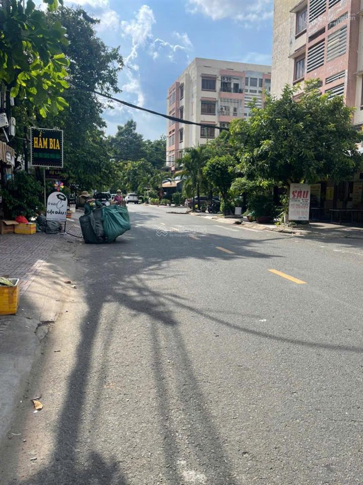 Nếu quý khách hàng đang tìm nhà khu vực phường tây thạnh thì  0946 567 *** hiểu