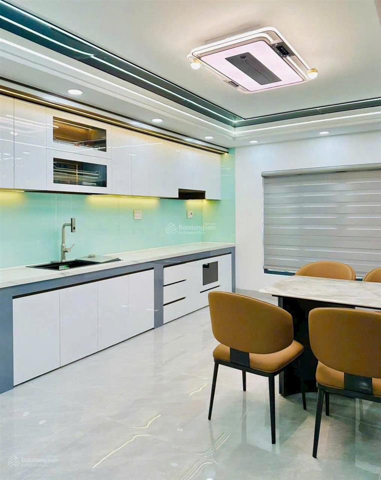 Bán nhà mặt tiền đường số 4, phường bình tân dt 4x16 đúc 1 trệt 1 lửng 3 lầu bán 7,8 tỷ