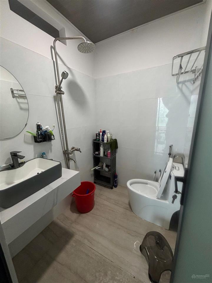Bán nhà riêng tại trịnh đình trọng, 6,5 tỷ, 79 m2, 2pn, 3wc, pháp lý đầy đủ, đẹp, nhiều tiện ích