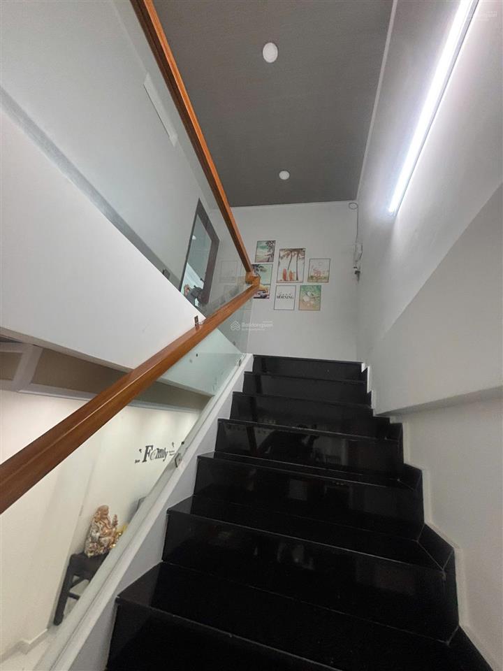 Bán nhà riêng tại trịnh đình trọng, 6,5 tỷ, 79 m2, 2pn, 3wc, pháp lý đầy đủ, đẹp, nhiều tiện ích